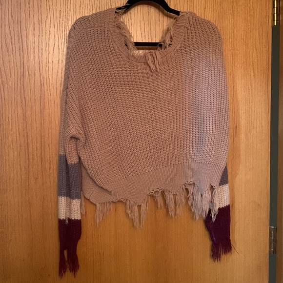 Distressed v-neck knitted sweater - Picture 3 of 3